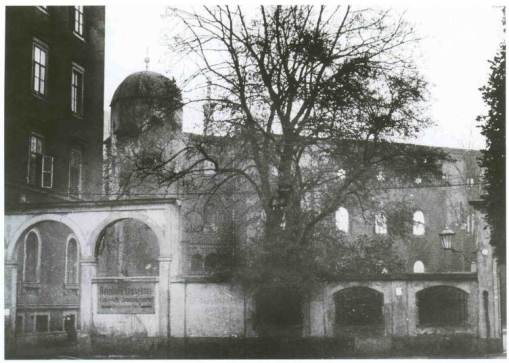 Burnt out ruins of the Synagogue after the pogrom in Novmber 1938